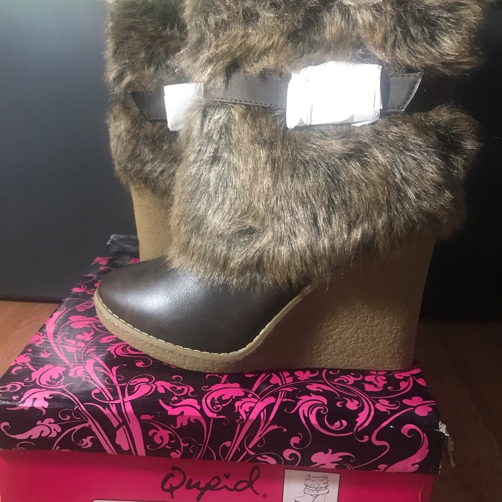 Brand new qupid fur boots size 7.5